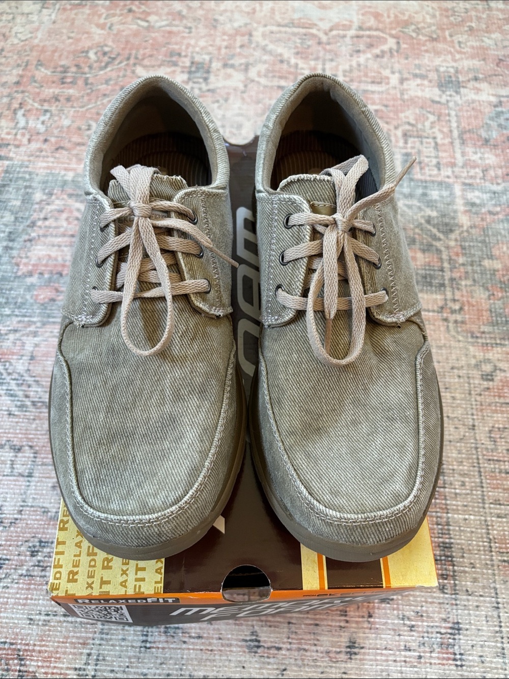 Skechers Men's Casual Canvas Sneakers Size 8.5